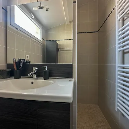Tatil Evi Maison Renovee Avec Terrasse - 6 Pers. - Fr-1-705-118